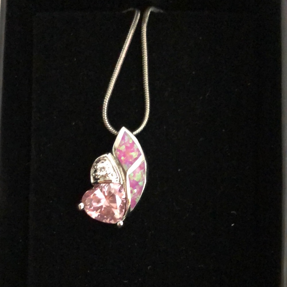 Heart pink stone necklace